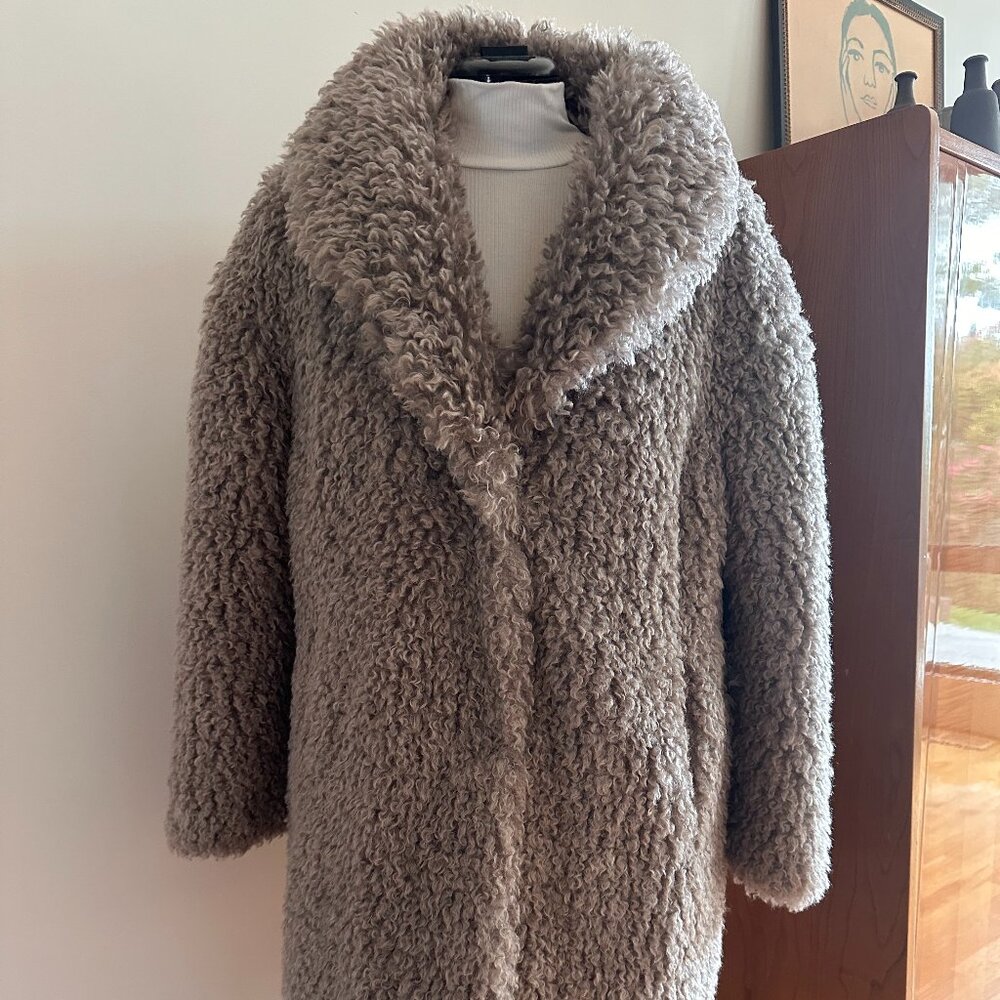 BCBGeneration Teddy Faux-Fur light Gray-Taupe Coat L NWOT plush streetwear BOHO